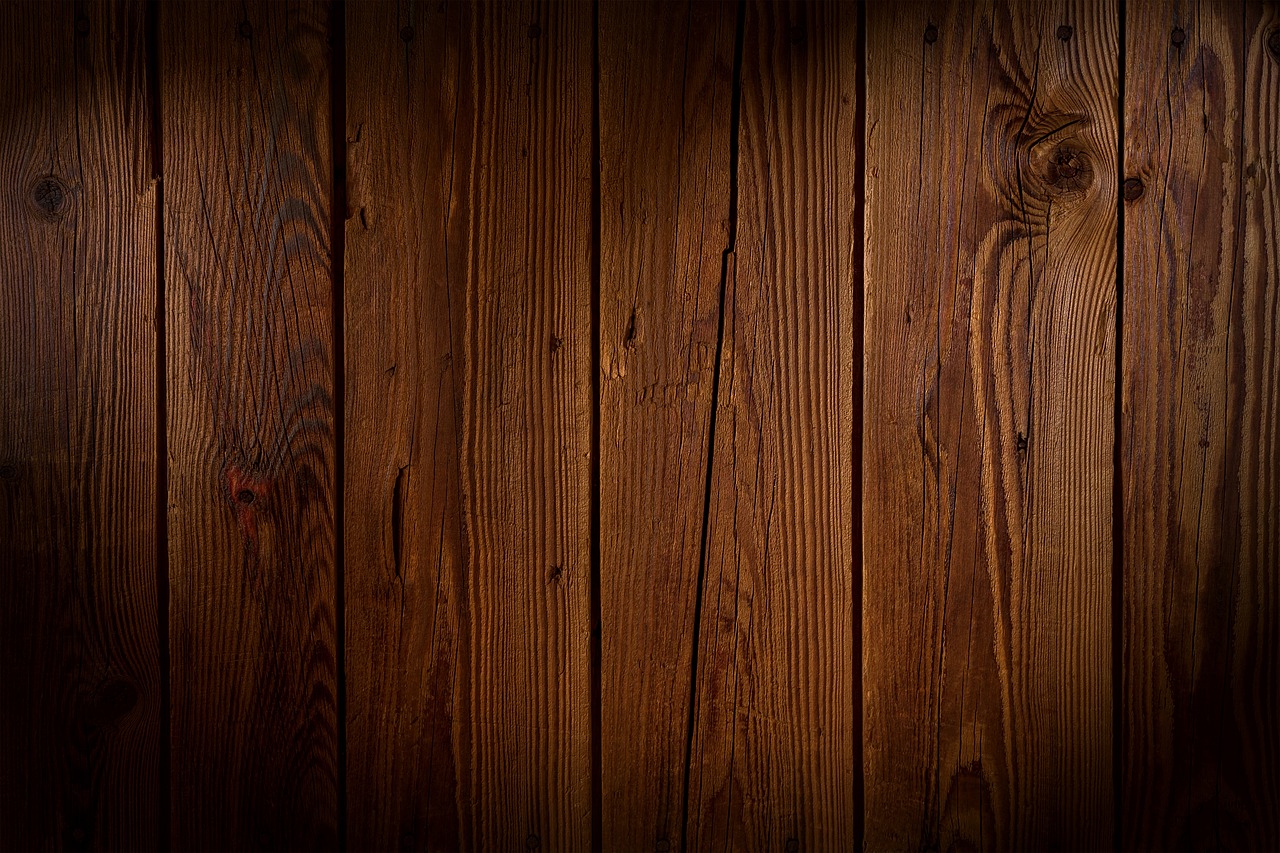Wooden Curtain Rods: DIY Steps and Ideas